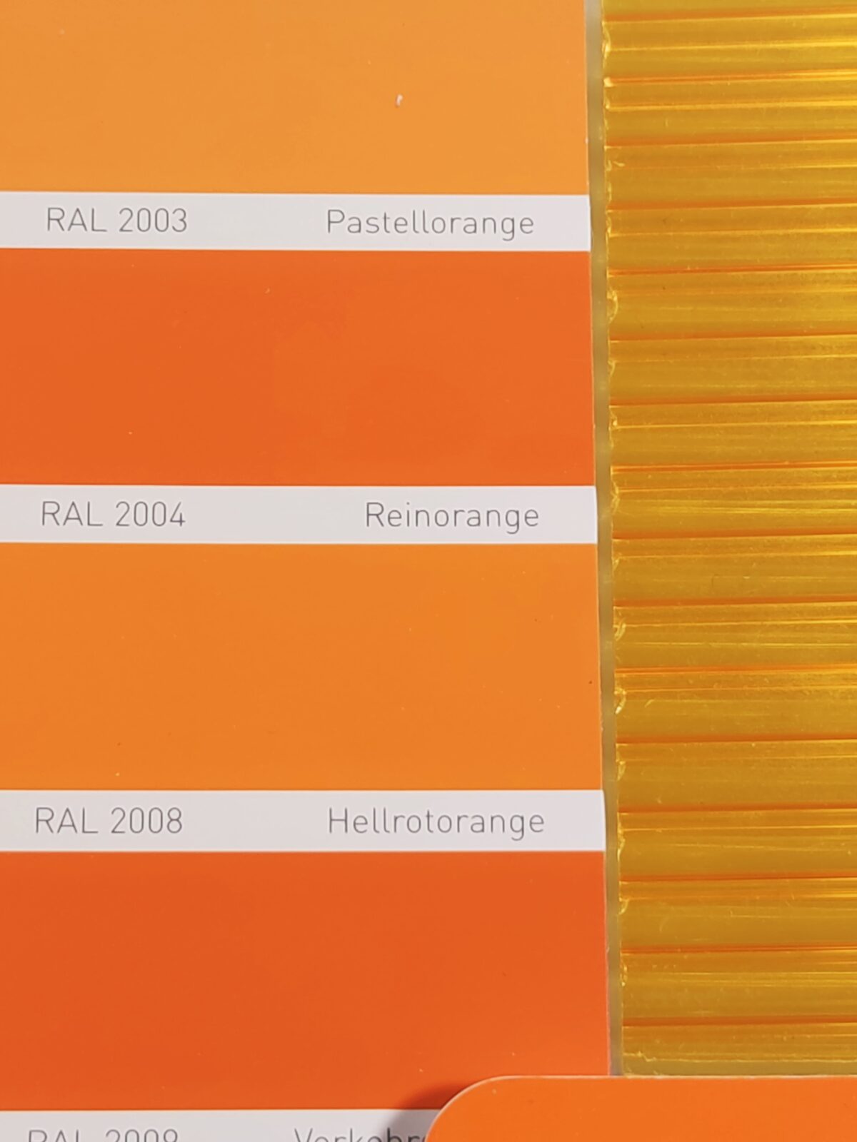 Сотовый поликарбонат 6 мм, оранжевый, 1,3 кг/м2 (ГОСТ), лист 2,1х12 м,  Novattro