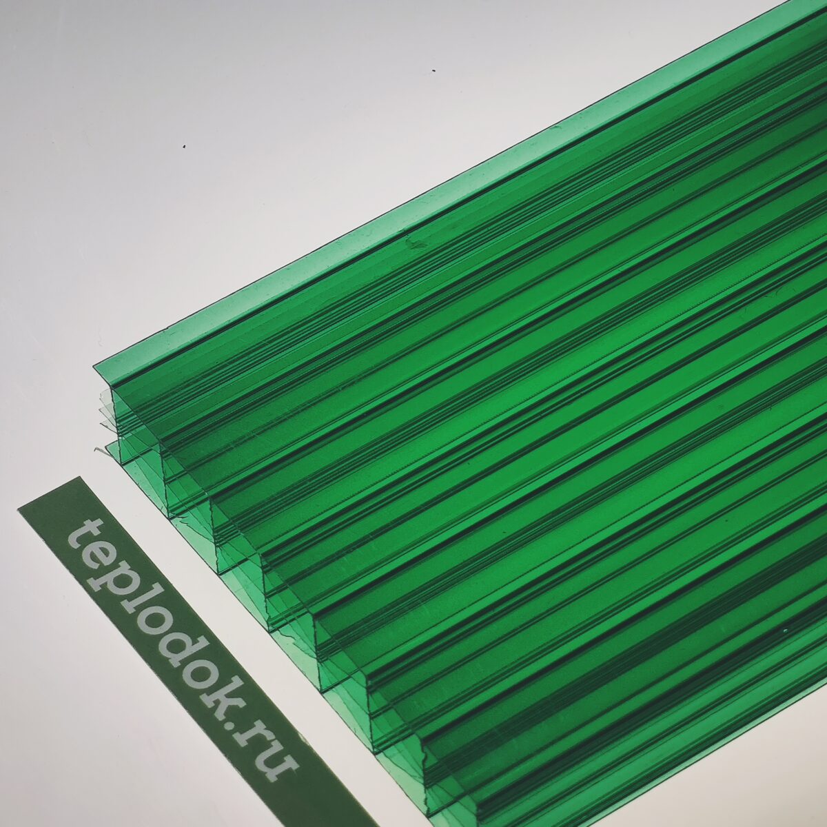 Сотовый поликарбонат 16 мм, зеленый, 1,5 кг/м2, лист 2,1х12 м, ULTRAMARIN