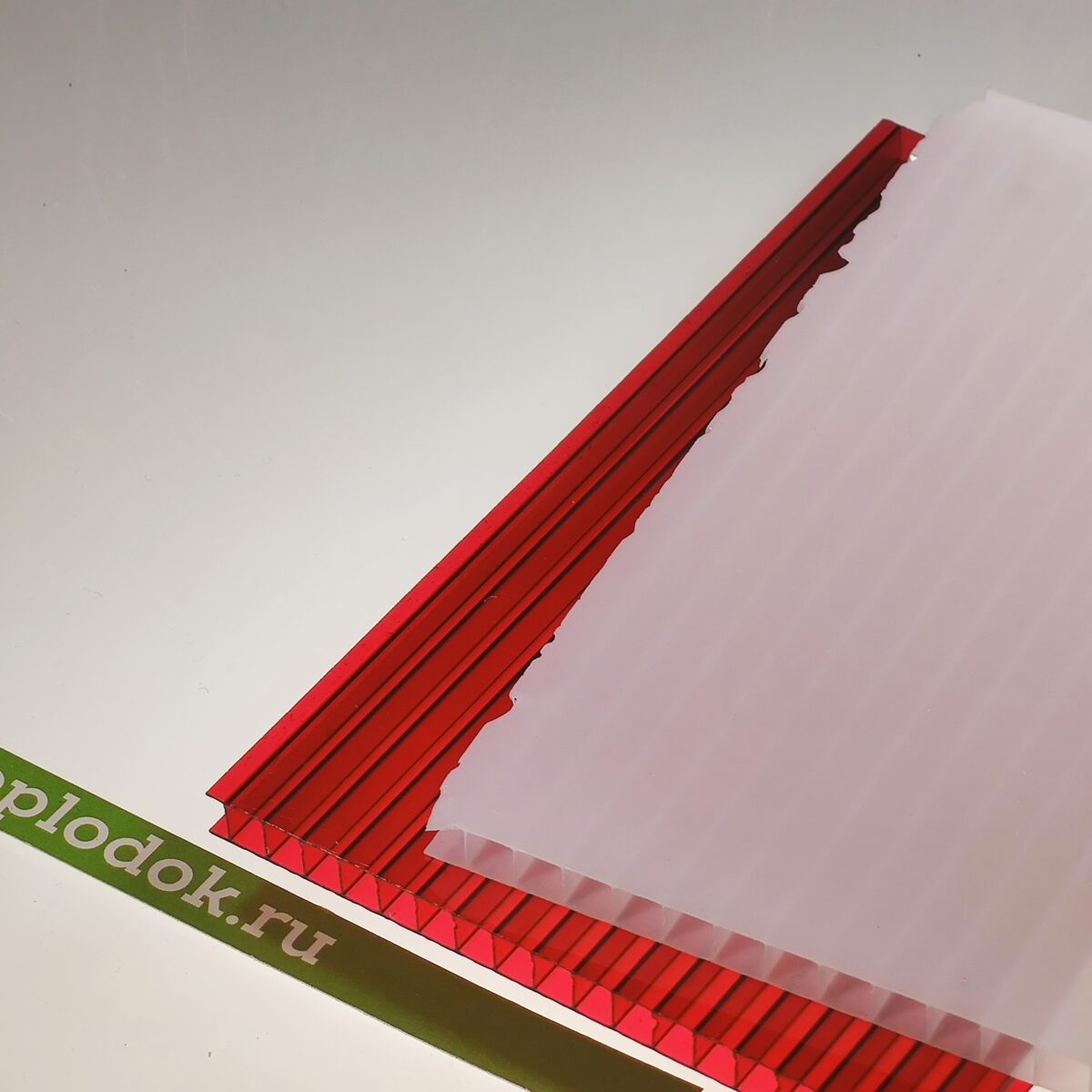 Сотовый поликарбонат 8 мм,красный, 1,2 кг/м2, лист 2,1х12 м, ULTRAMARIN